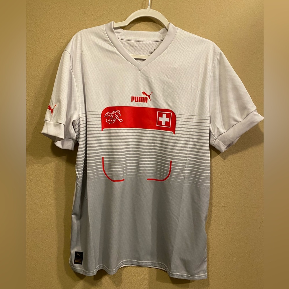 Brand new puma Suisse mens soccer jersey